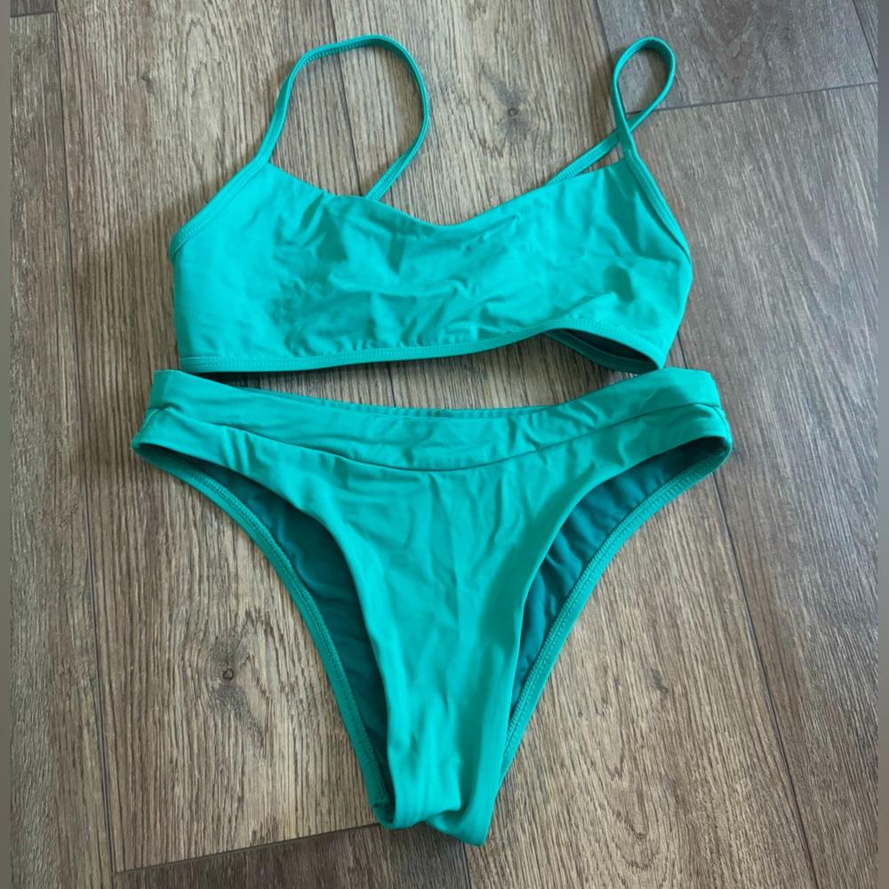 Jolyn Hikari Top and Alanna Bottom Size Small Surf Bikini